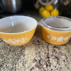 Pyrex bowl and cookware with lid 401 and 473